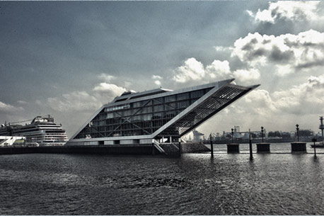 Blick auf das Dockland Gebäude